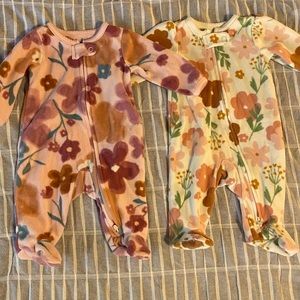 Newborn girls fleece sleepers
